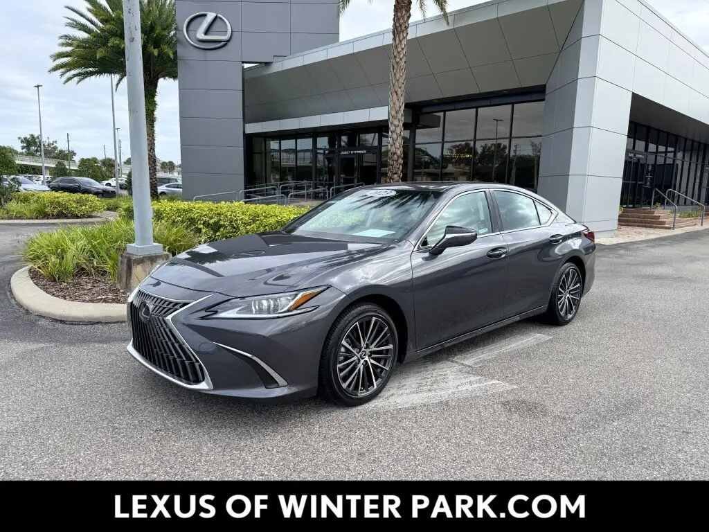 2023 Lexus ES 350's photo
