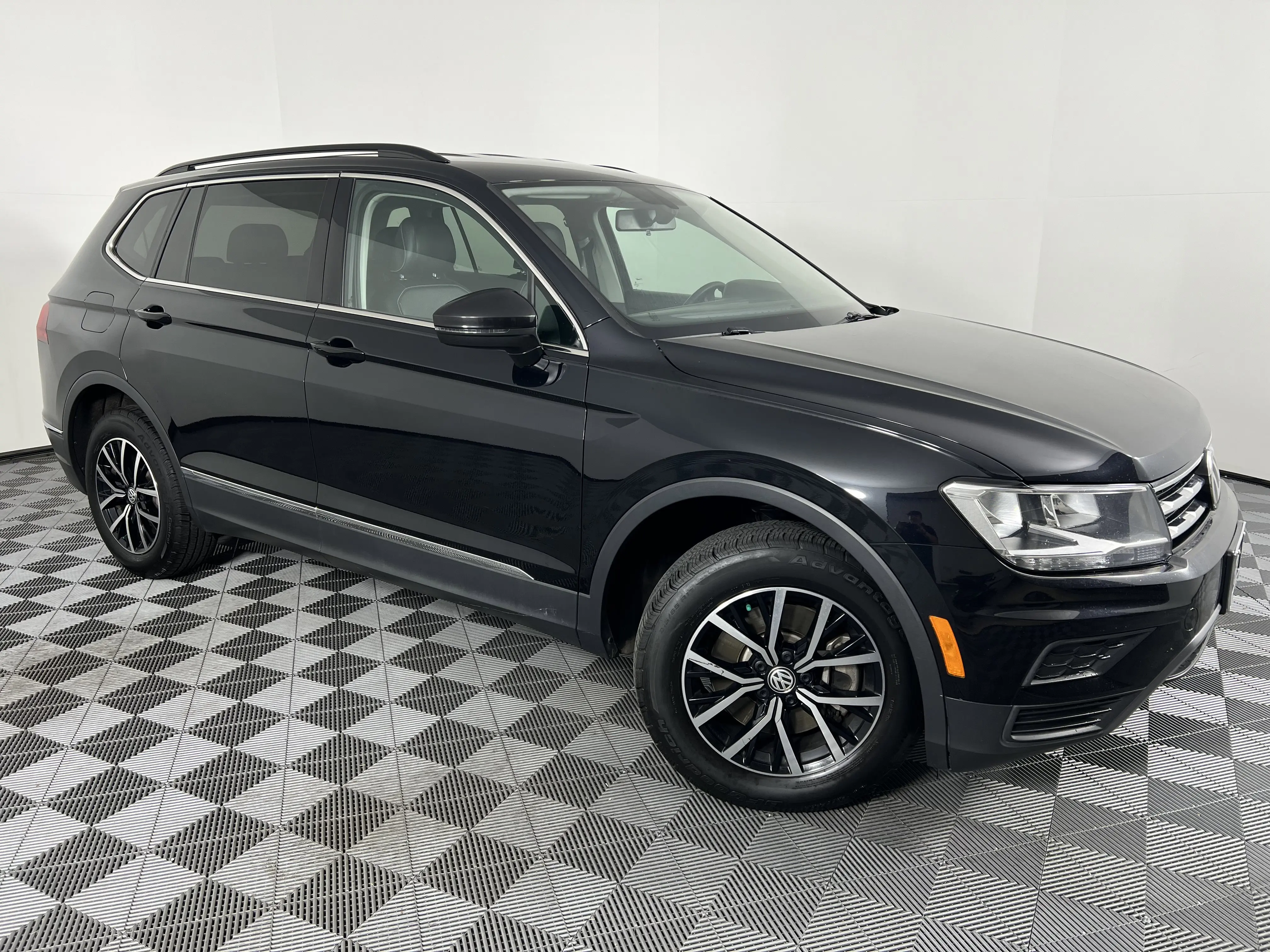 Used 2021 Volkswagen Tiguan SE R-LINE BLACK with VIN 3VV3B7AX8MM055442 for sale in Farmington, UT