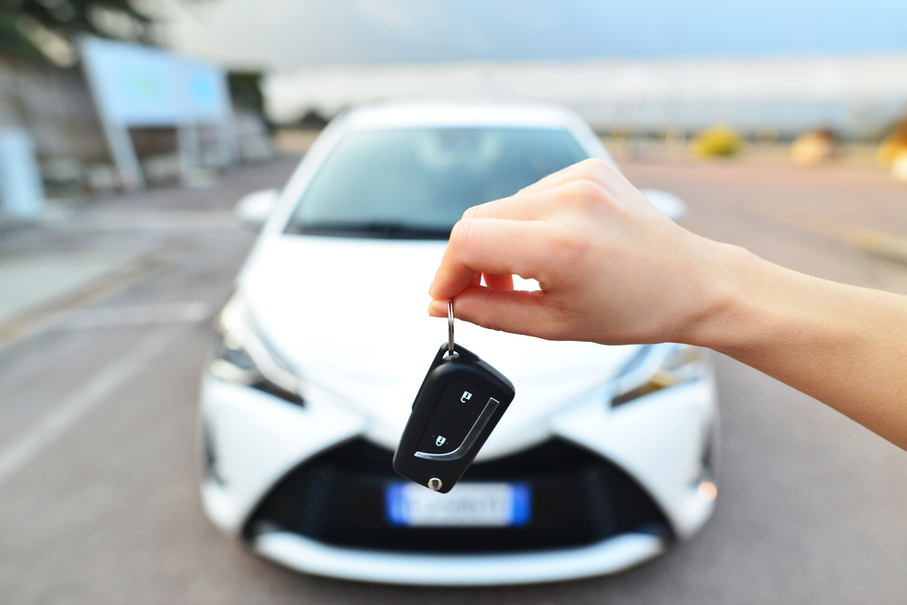 Pros and Cons of Leasing vs. Buying a Car