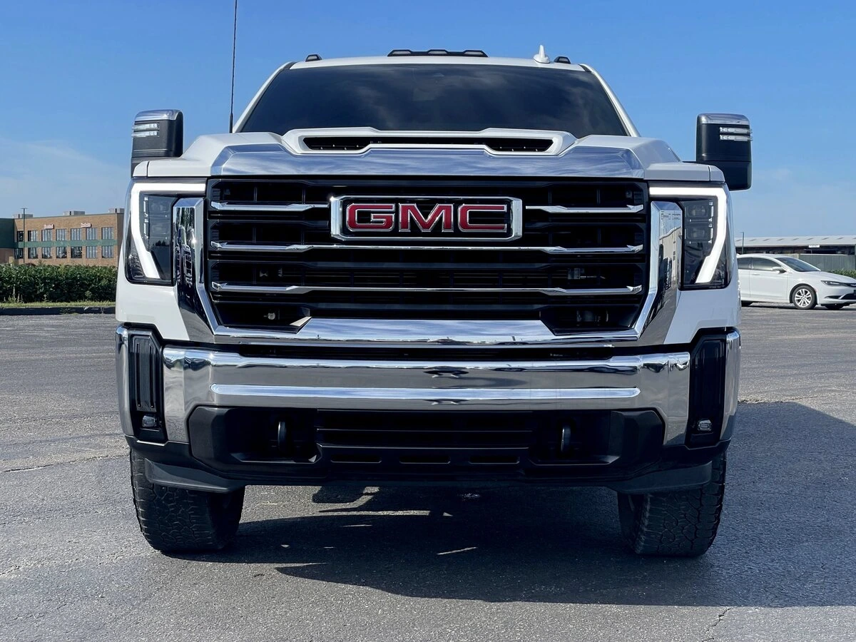 2025 GMC Sierra 2500HD SLT - Photo 9