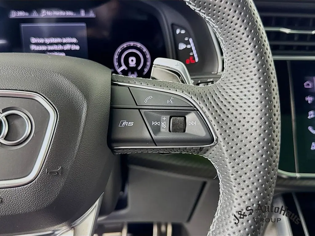 2023 Audi RS Q8 photo 12