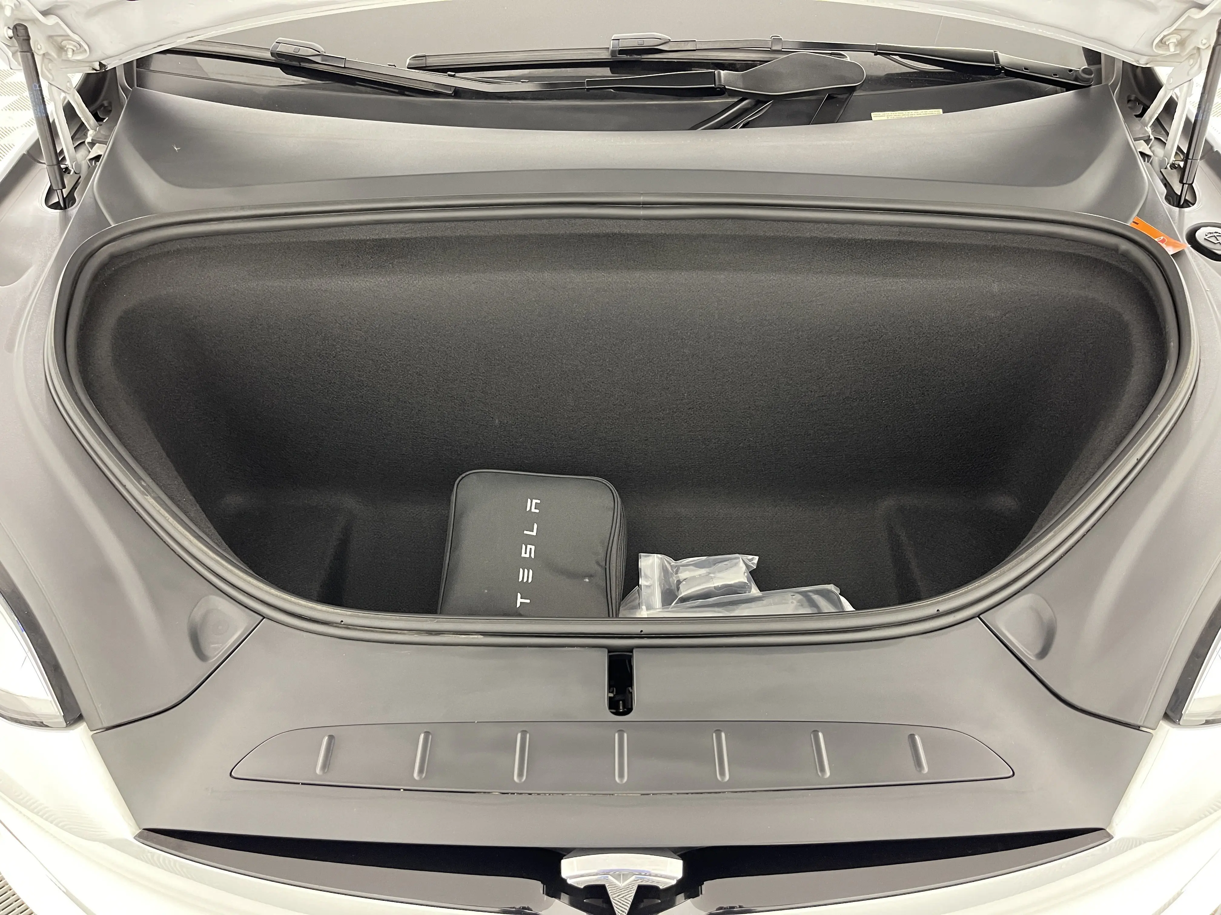 2022 Tesla Model X photo 28