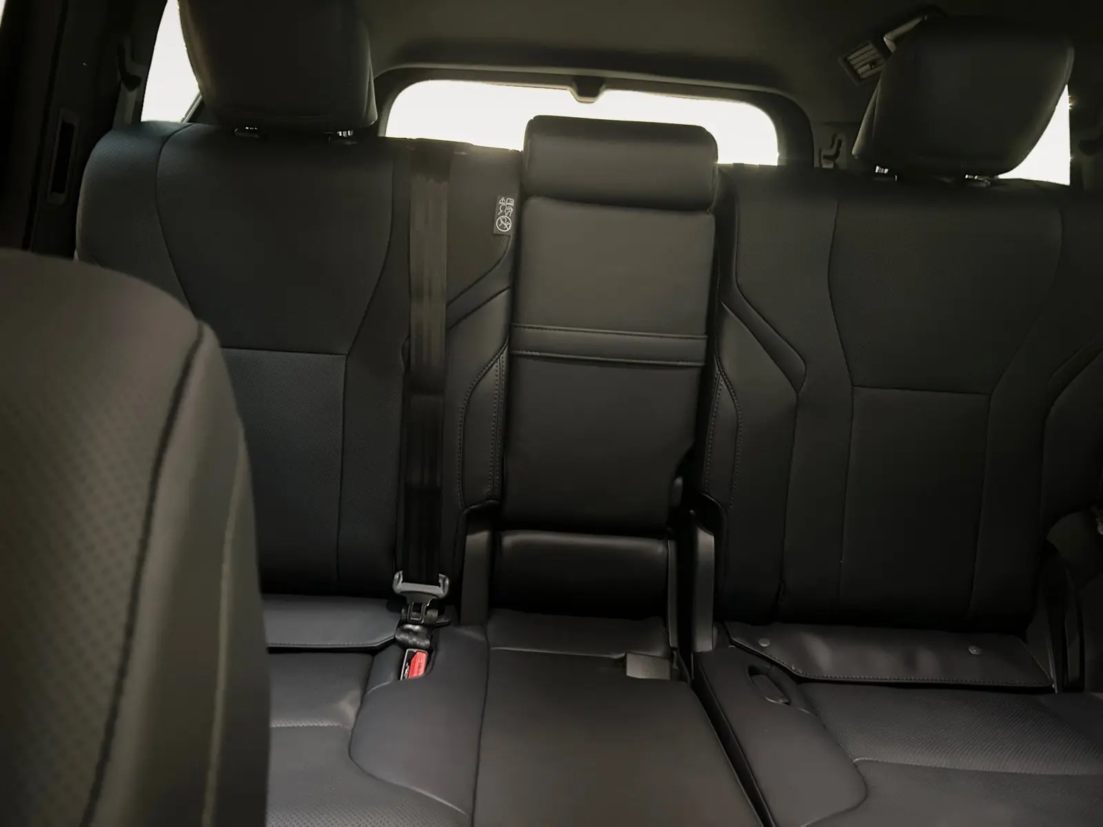 2025 Lexus LX photo 12