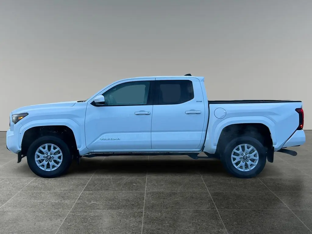 2024 Toyota Tacoma SR5 photo 4