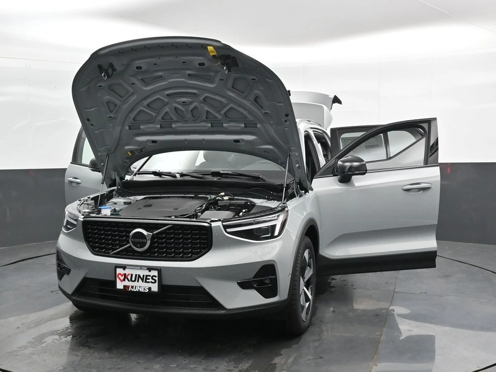 2026 Volvo XC40 Plus - Photo 46