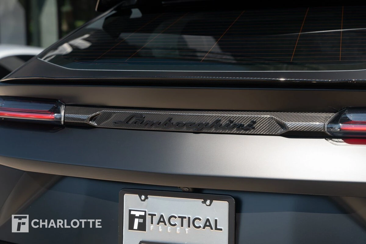 2023 Lamborghini Urus Performante - Photo 17
