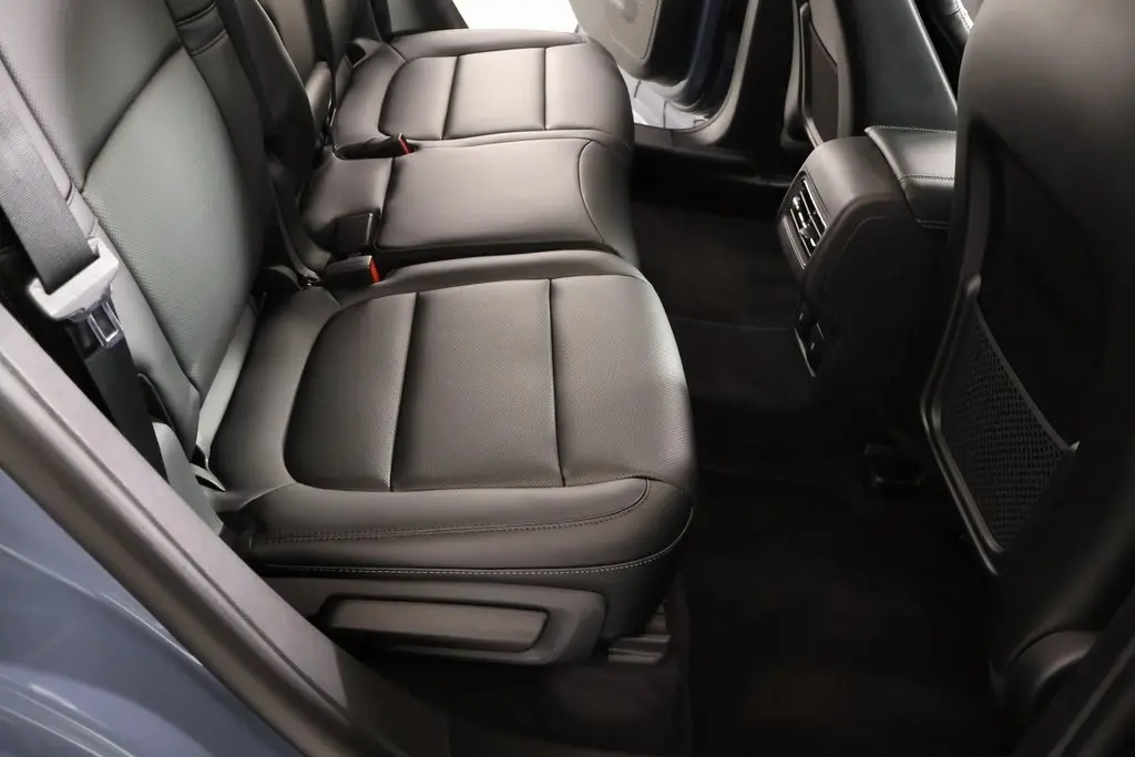 2026 Lincoln Corsair Premiere photo 4