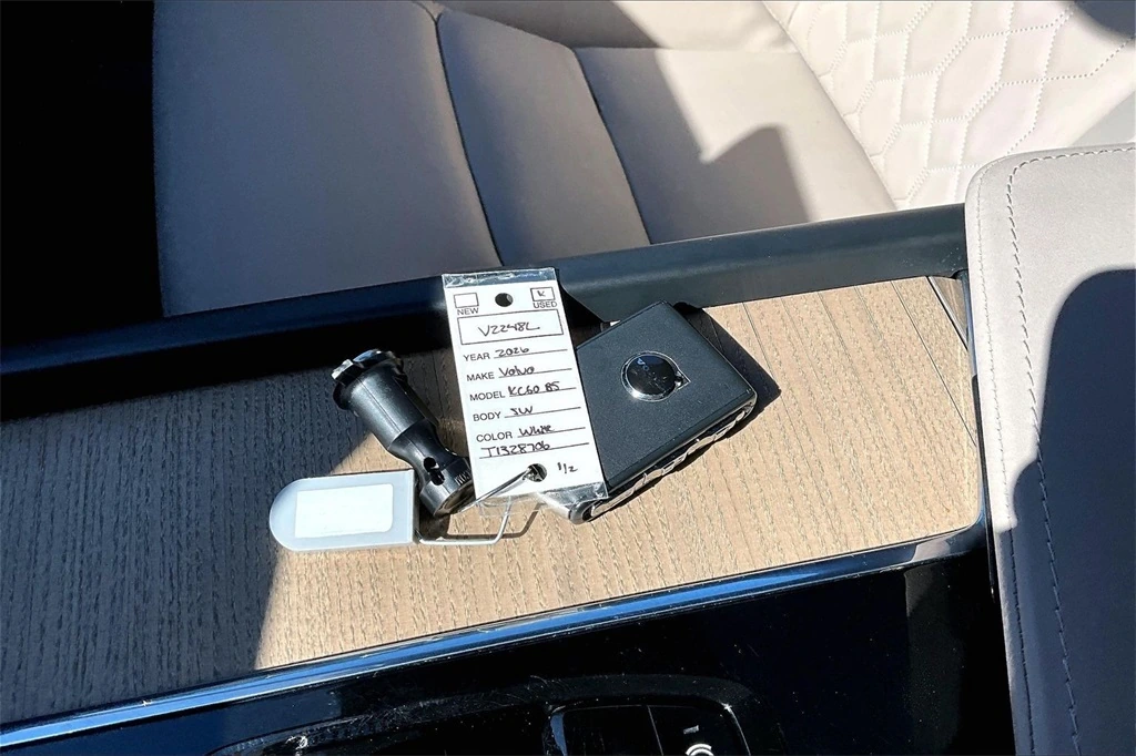 2026 Volvo - image 35