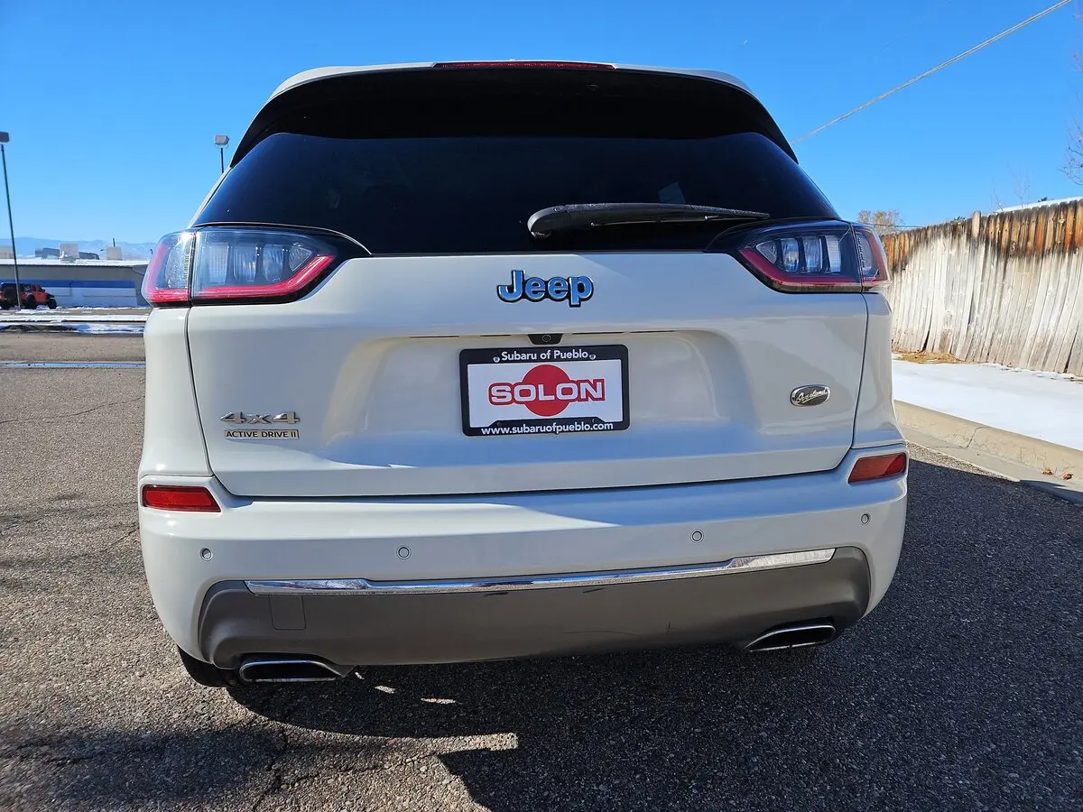 2019 Jeep Cherokee Overland photo 2