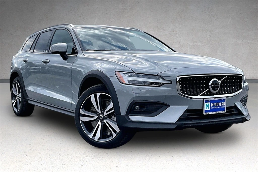 2026 Volvo - image 2