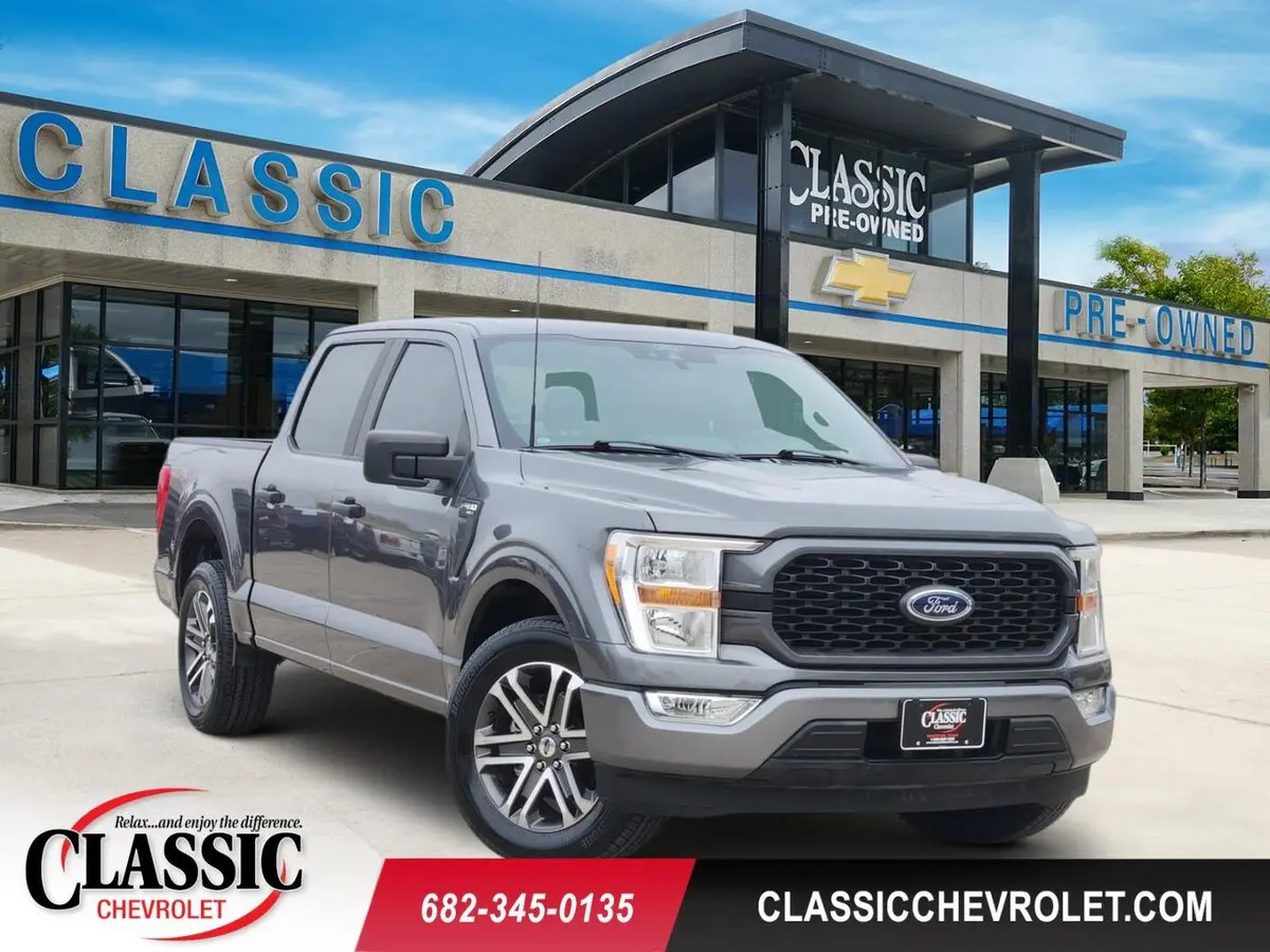 2022 Ford F-150 XL's photo