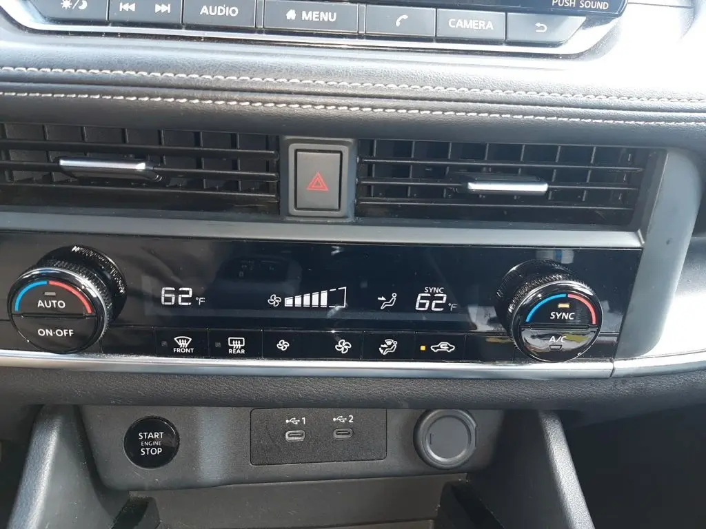 2024 Nissan Rogue SV photo 18