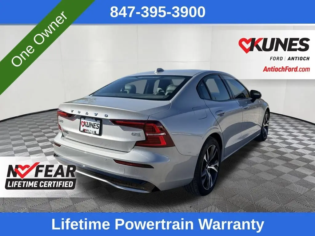 2024 Volvo S60 B5 Core photo 3