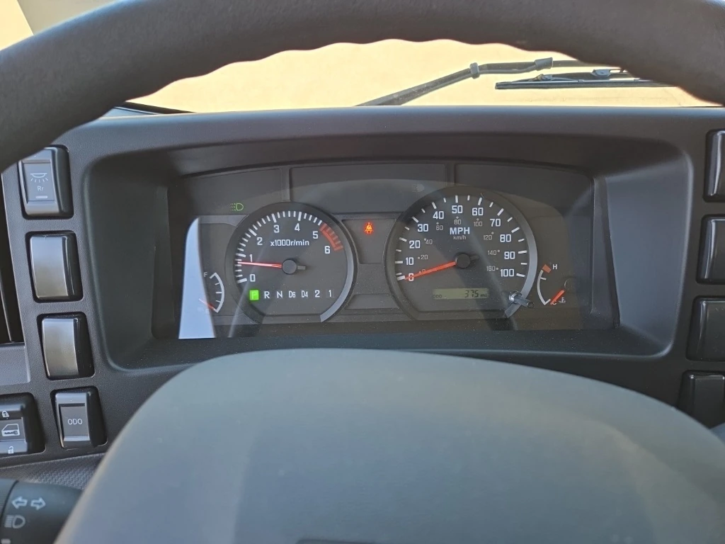 2024 Isuzu NPR - image 10