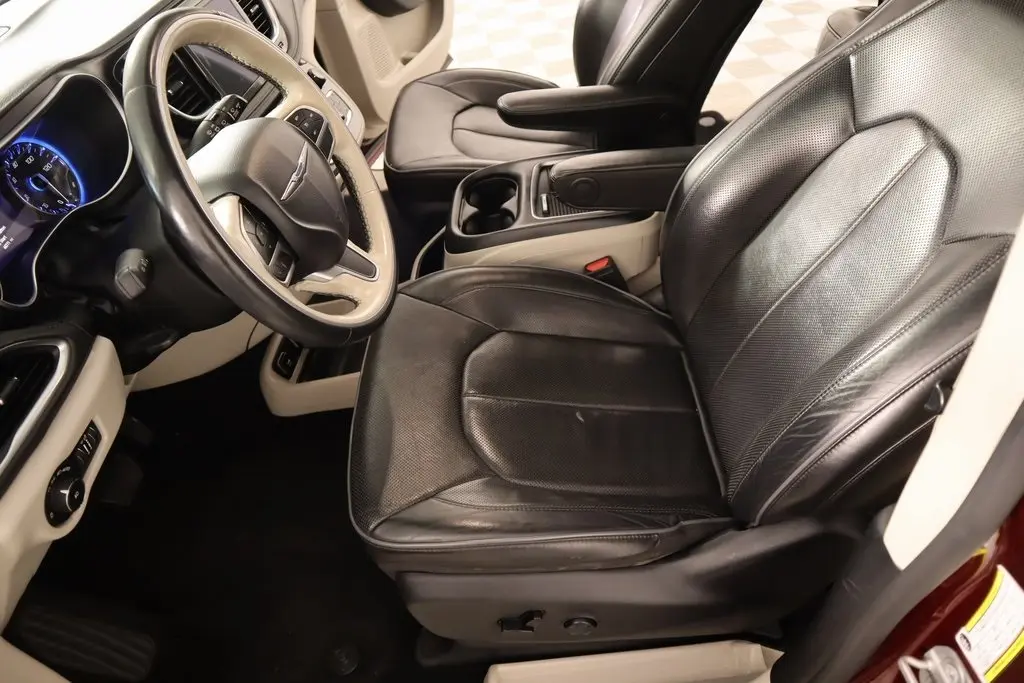 2020 Chrysler Pacifica Limited photo 12