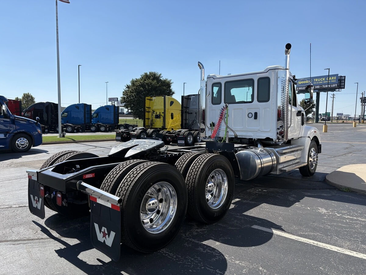 2027 Western Star 47X — photo 7