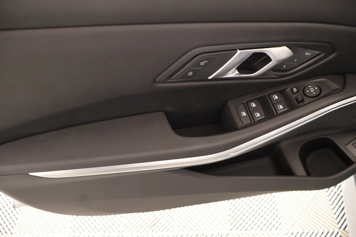 2026 BMW 3 Series 330i - Photo 16