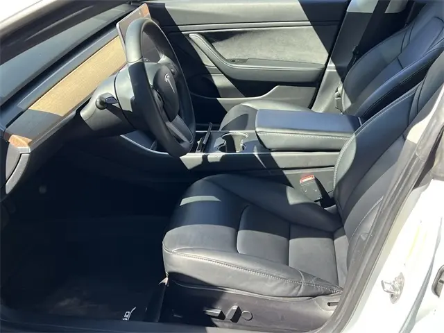 2019 Tesla Model 3 Long Range photo 14