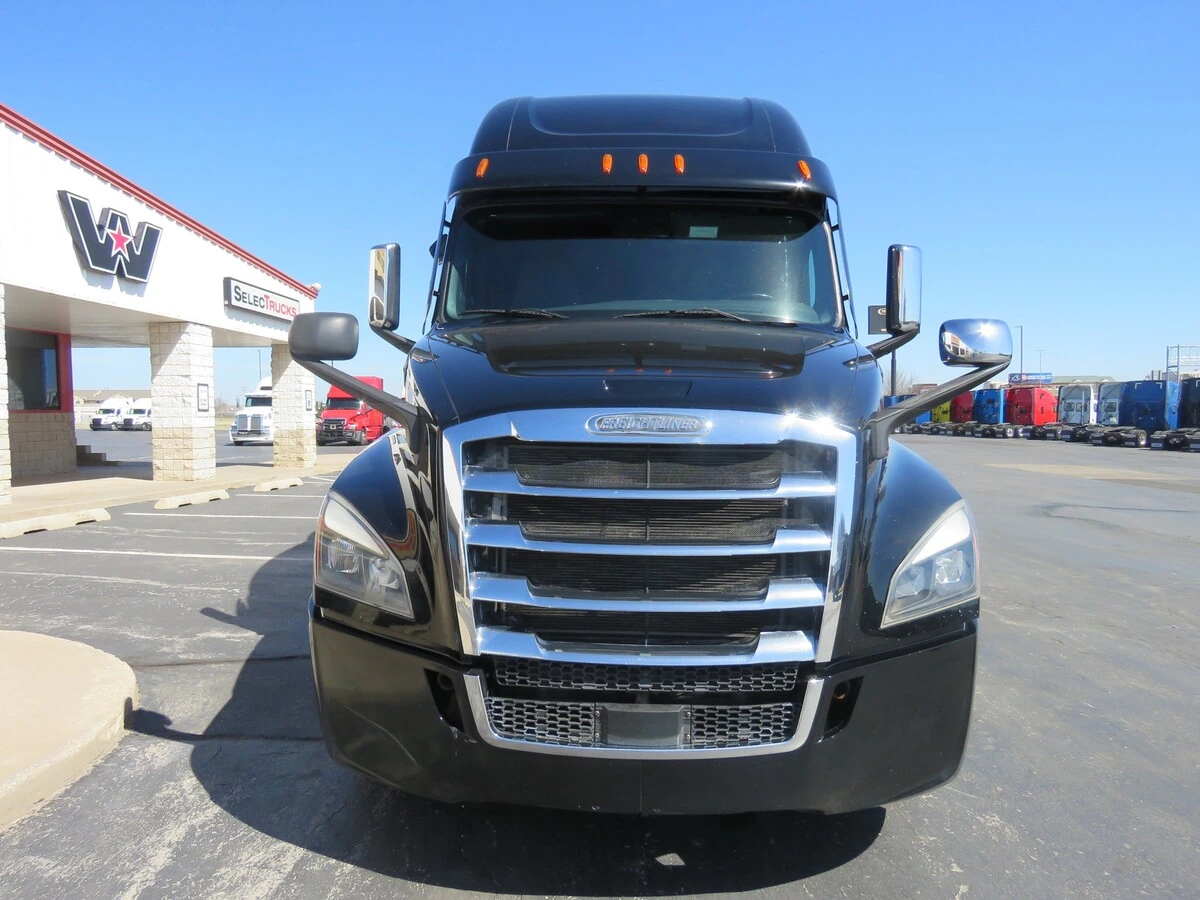 2022 Freightliner Cascadia - image 11