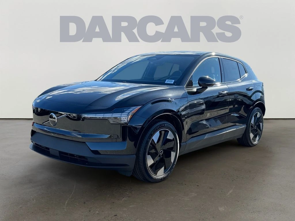 2025 Volvo - image 3