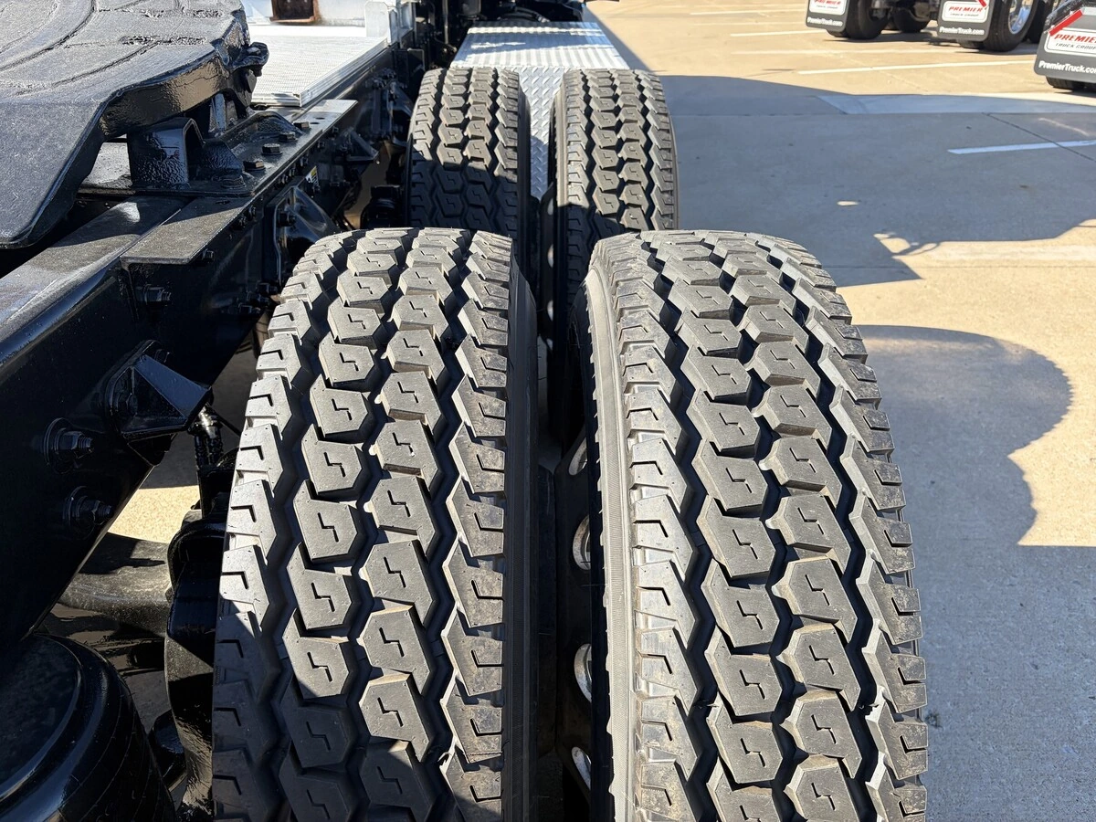 2023 Kenworth T680 — photo 7