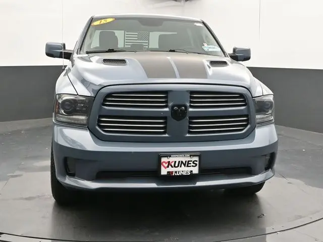 2015 Ram 1500 Sport photo 3