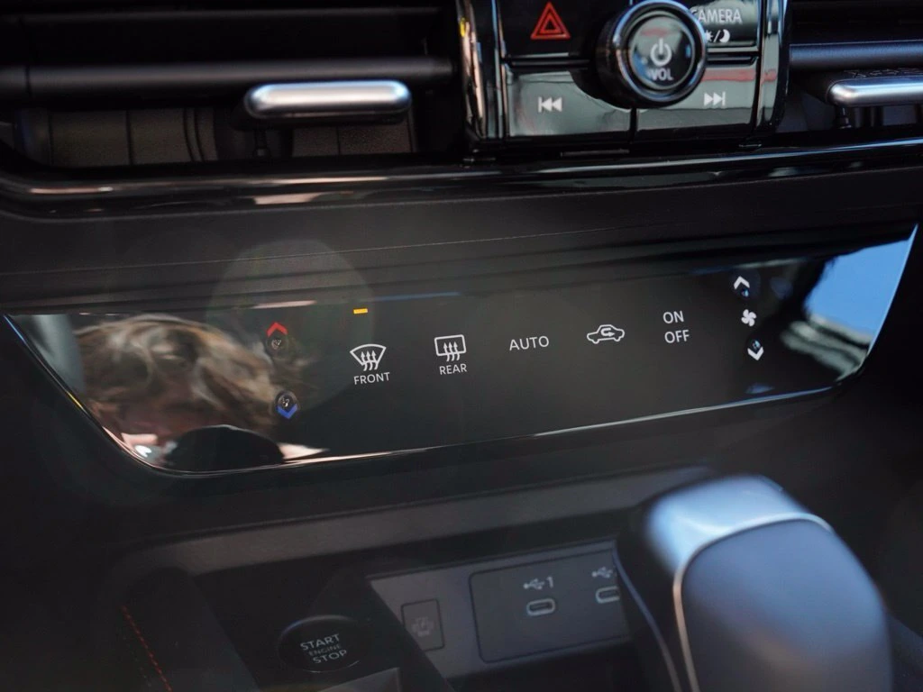 2026 Nissan KICKS SR - Photo 15