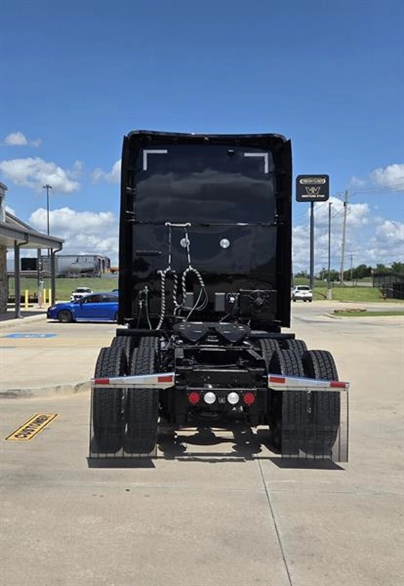 2023 Kenworth T680 — photo 5
