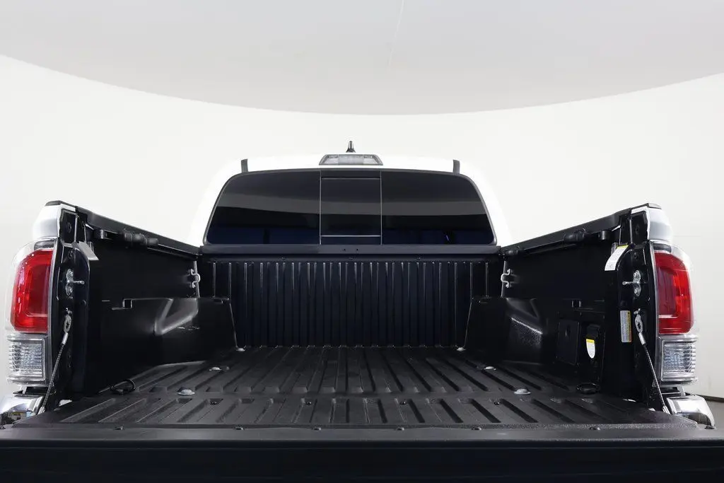 2023 Toyota Tacoma V6 photo 14