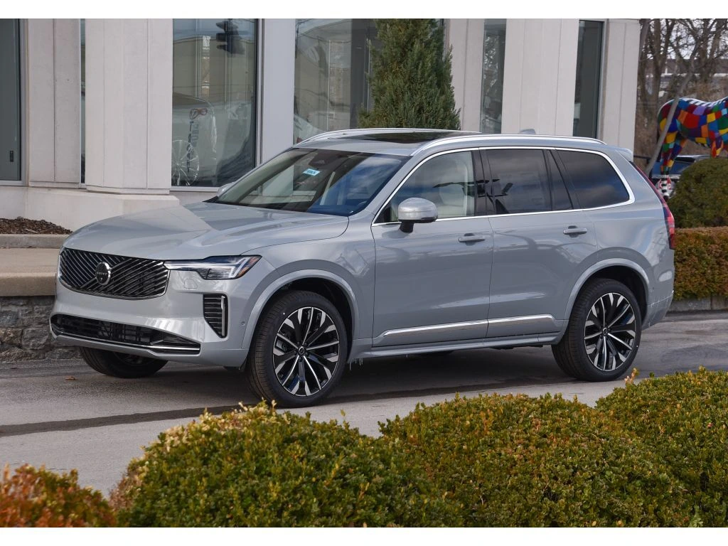 2026 Volvo - image 7