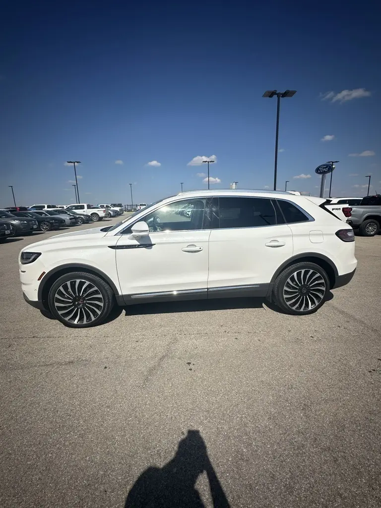 2021 Lincoln Corsair Standard photo 5