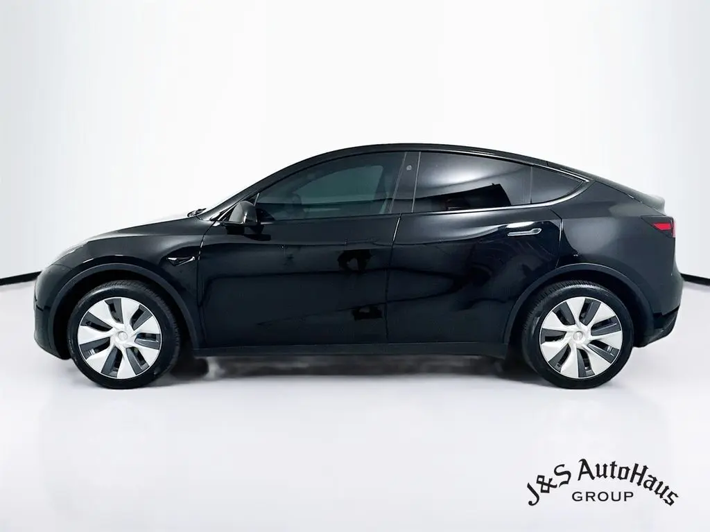 2023 Tesla Model Y Long Range photo 4