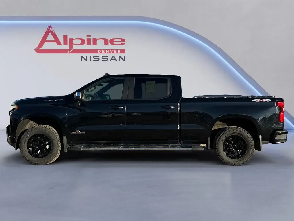 2019 Chevrolet Silverado 1500 LT photo 2