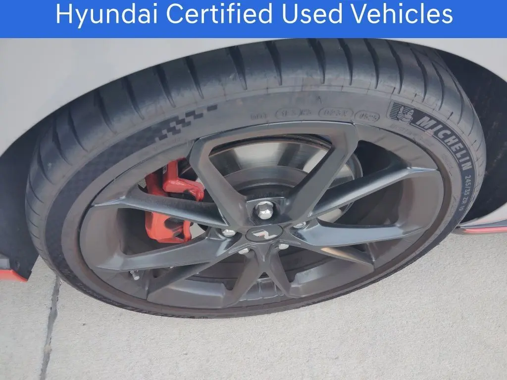 2025 Hyundai Elantra N Base photo 21