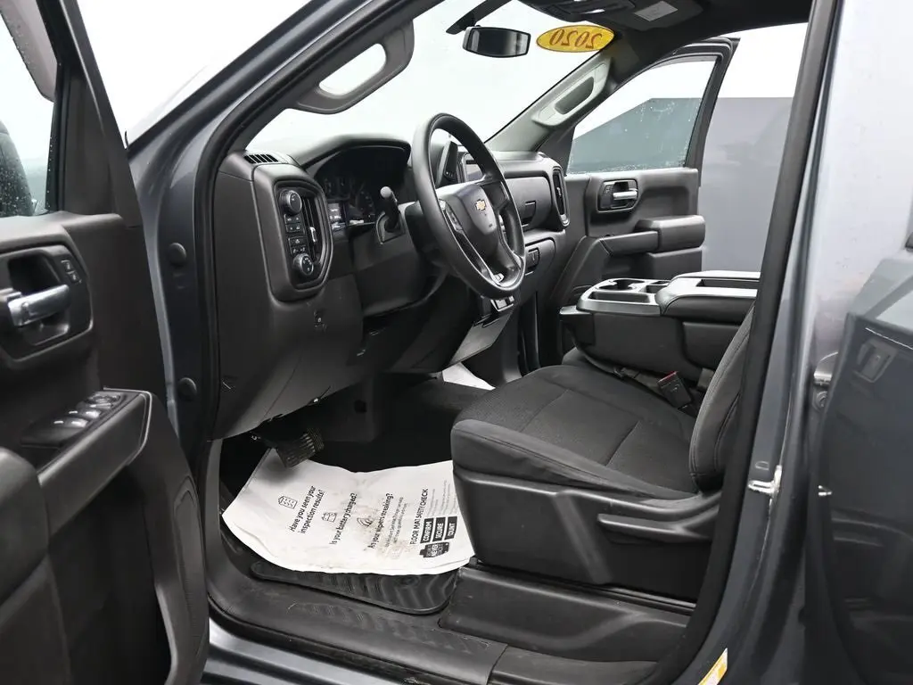 2020 Chevrolet Silverado 1500 Custom photo 17