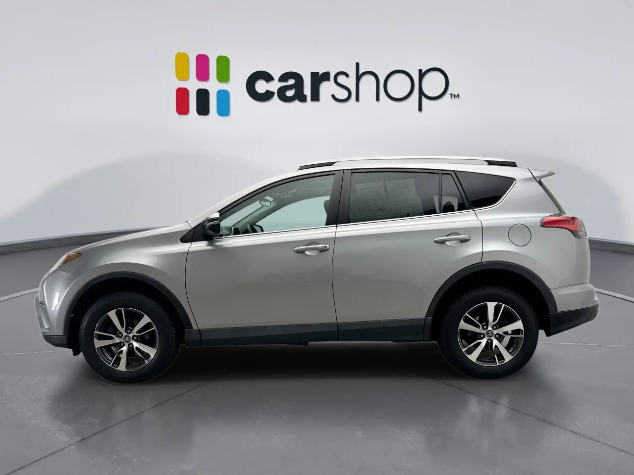 2018 Toyota RAV4 Adventure XLE photo 2