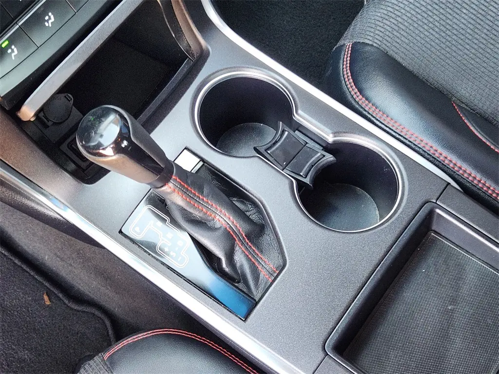 2016 Toyota Camry Base photo 13