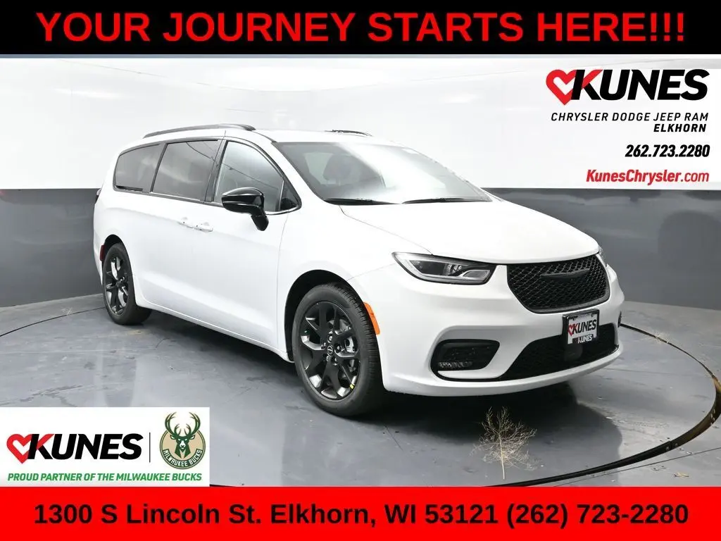 2026 Chrysler Pacifica Limited's photo