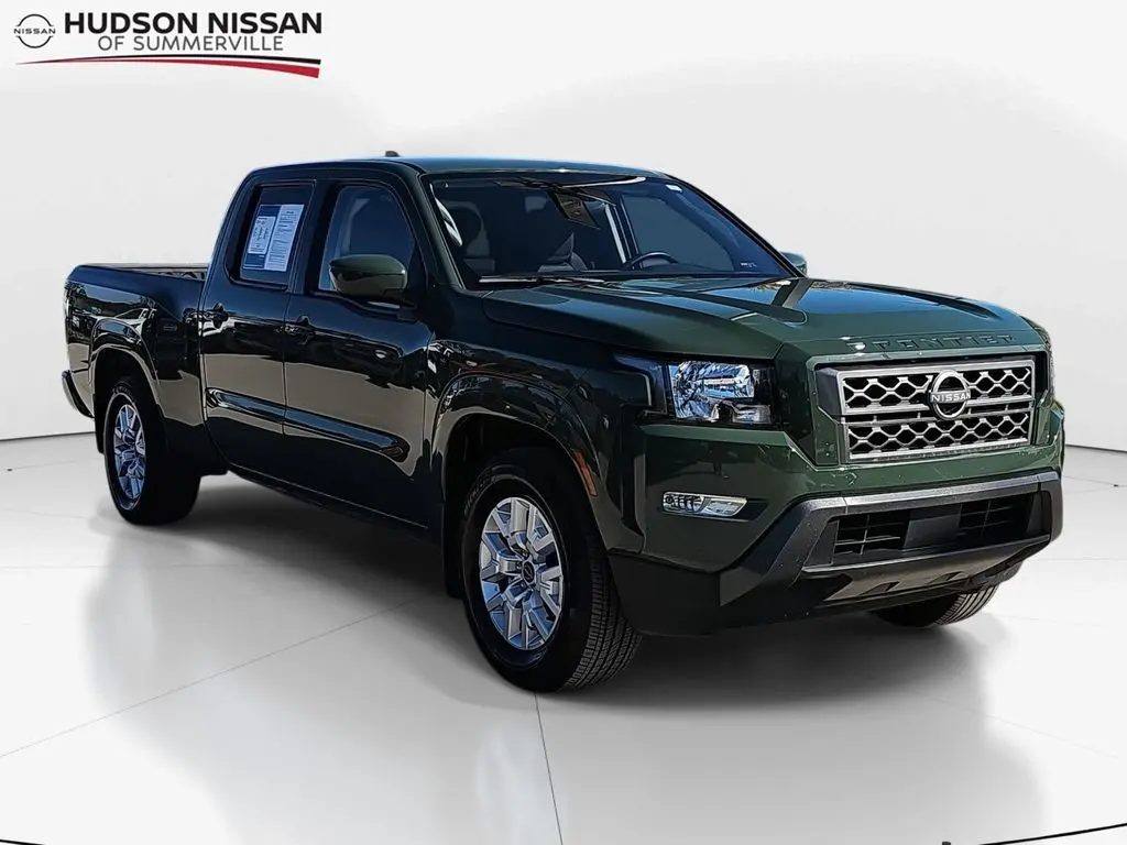 2024 Nissan Frontier SV's photo