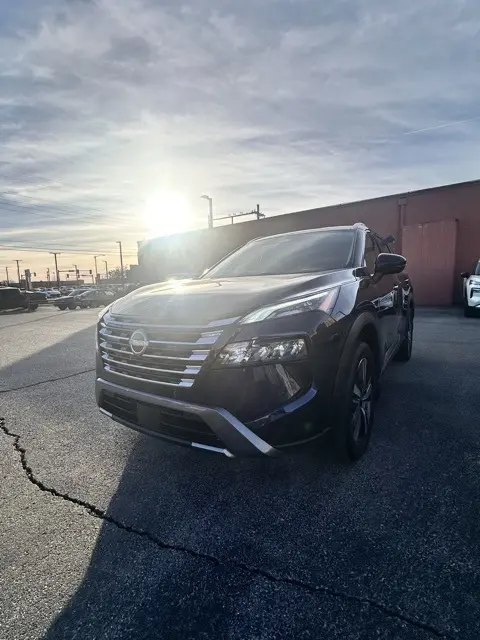 2024 Nissan Rogue SL's photo