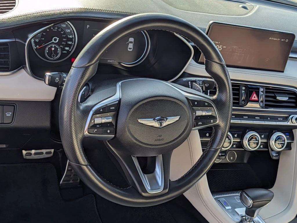 2023 GENESIS G70 Standard - Photo 17