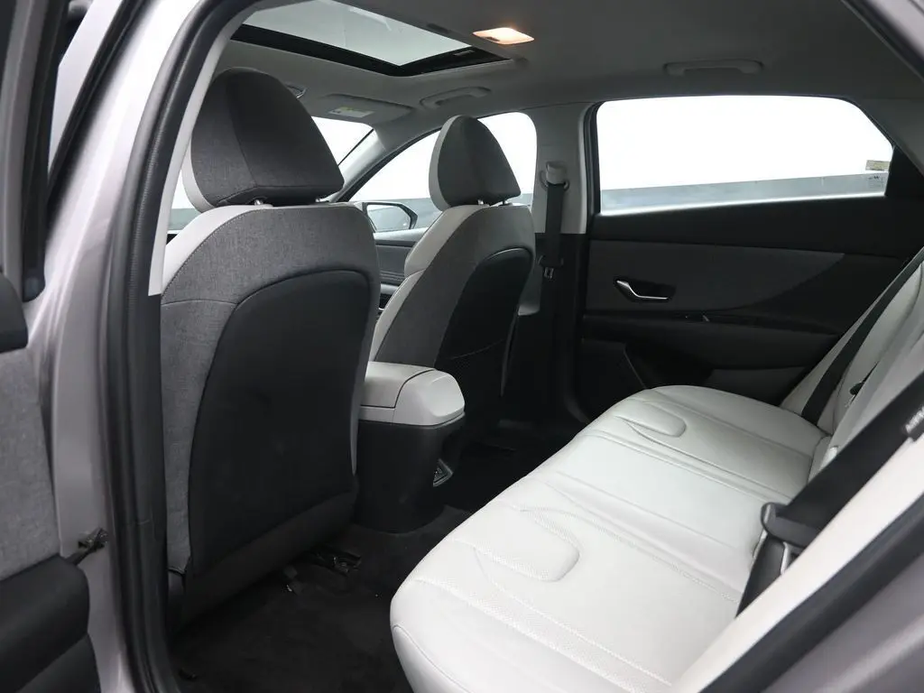 2024 Hyundai Elantra Limited photo 22