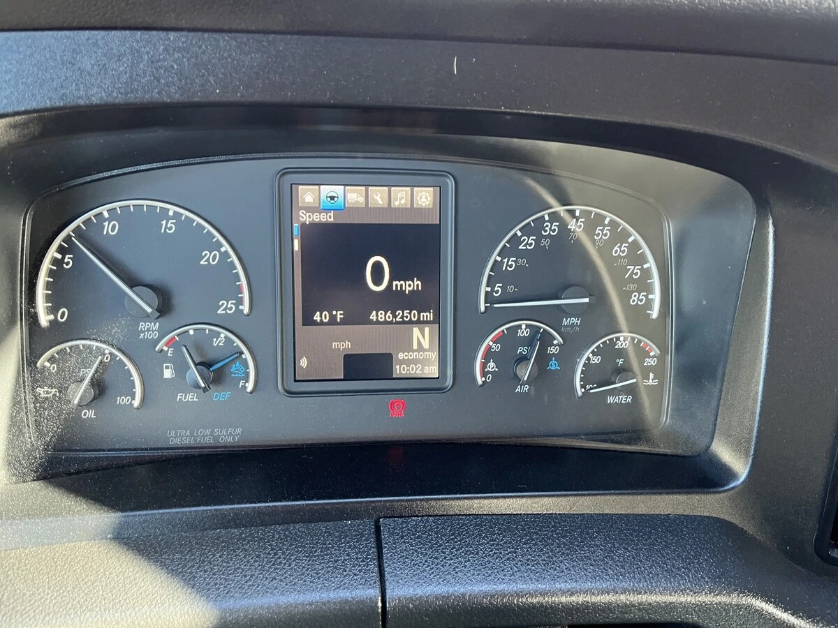 2024 Freightliner Cascadia - image 10