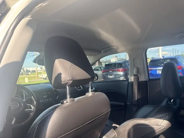 2020 Jeep Compass Latitude photo 8