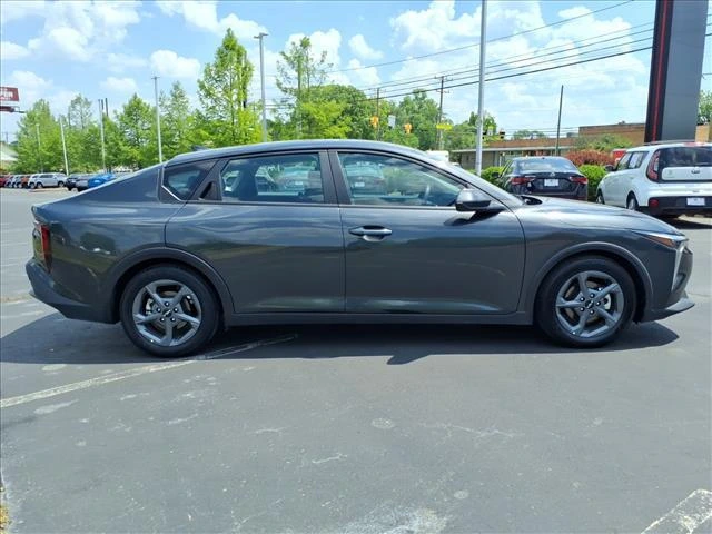 2025 Kia K4 LXS - Photo 27