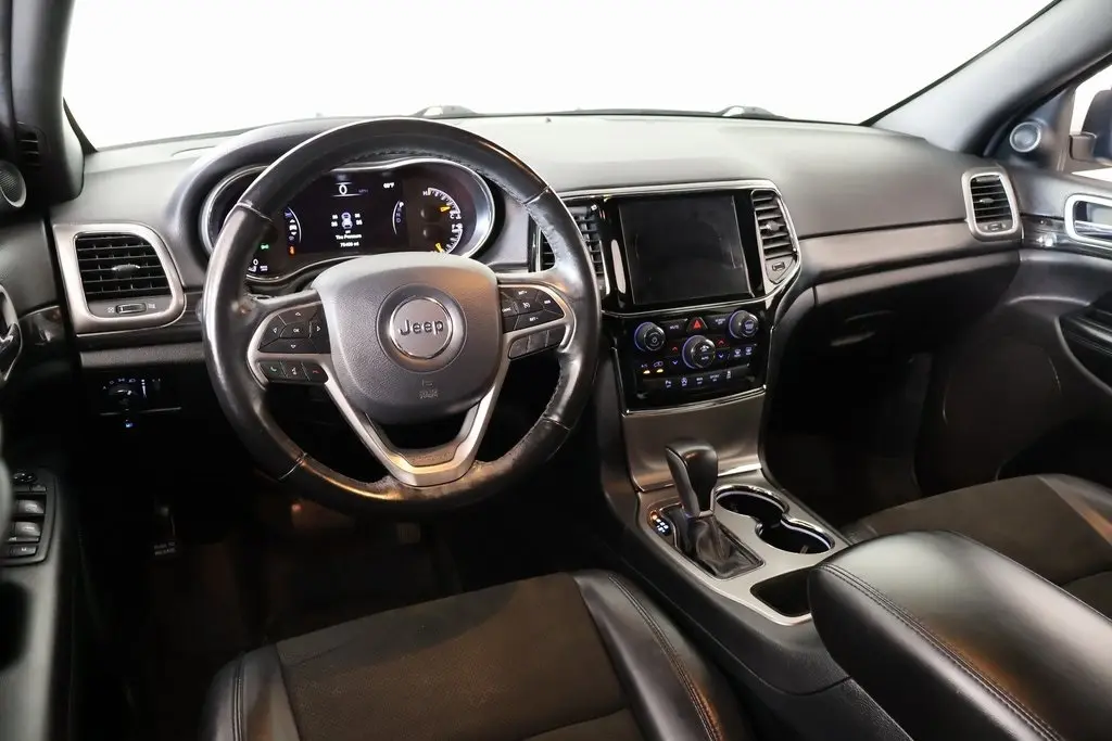 2020 Jeep Grand Cherokee Altitude photo 2