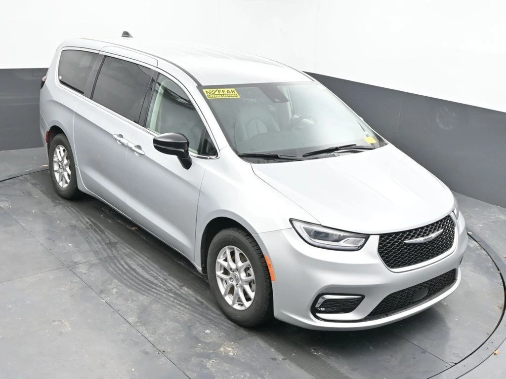 2024 Chrysler Pacifica Touring L - Photo 37