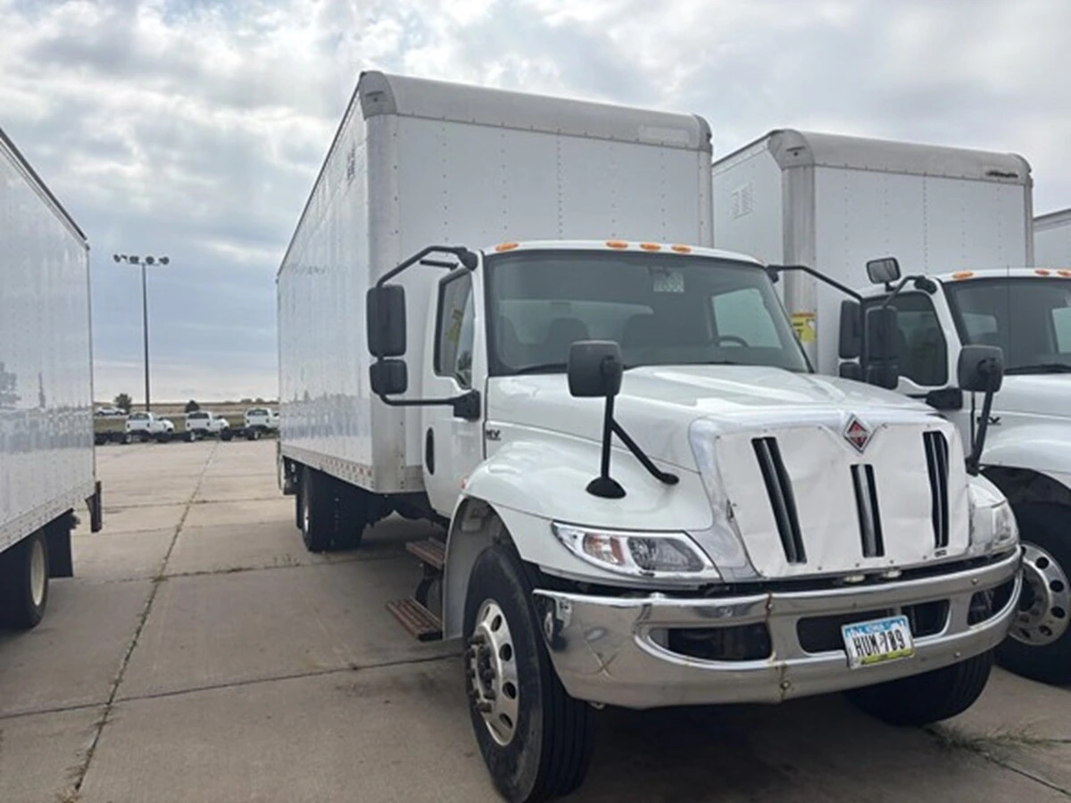 2019 International MV - image 2