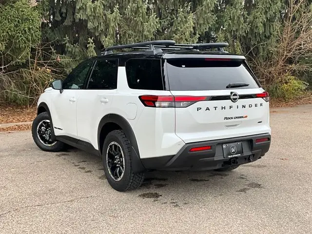2025 Nissan Pathfinder Rock Creek photo 2