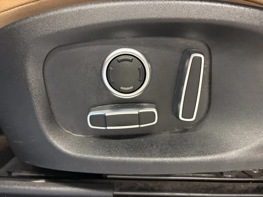 2021 Jaguar E-PACE P250 SE photo 21